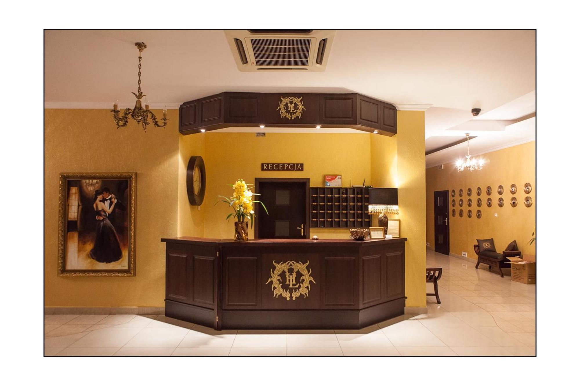 Hotel Lord Debica Eksteriør bilde