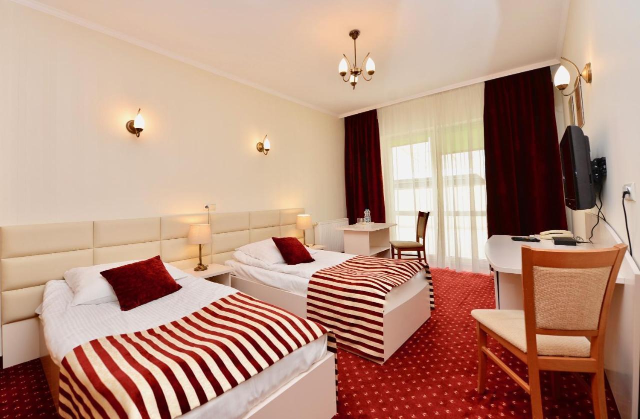 Hotel Lord Debica Eksteriør bilde